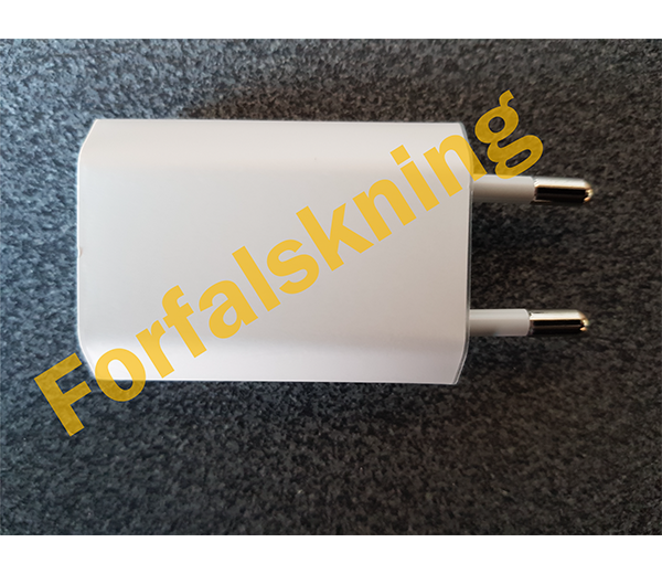Forfalskning af: Original Apple 220V USB oplader - MD813ZM/A