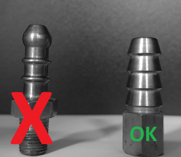 Eksempler på slangestuds på gasapparater - DS-24 slangestuds er markeret med grønt OK.